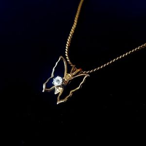 💲5️⃣ in 🛍️of2+   Butterfly Necklace